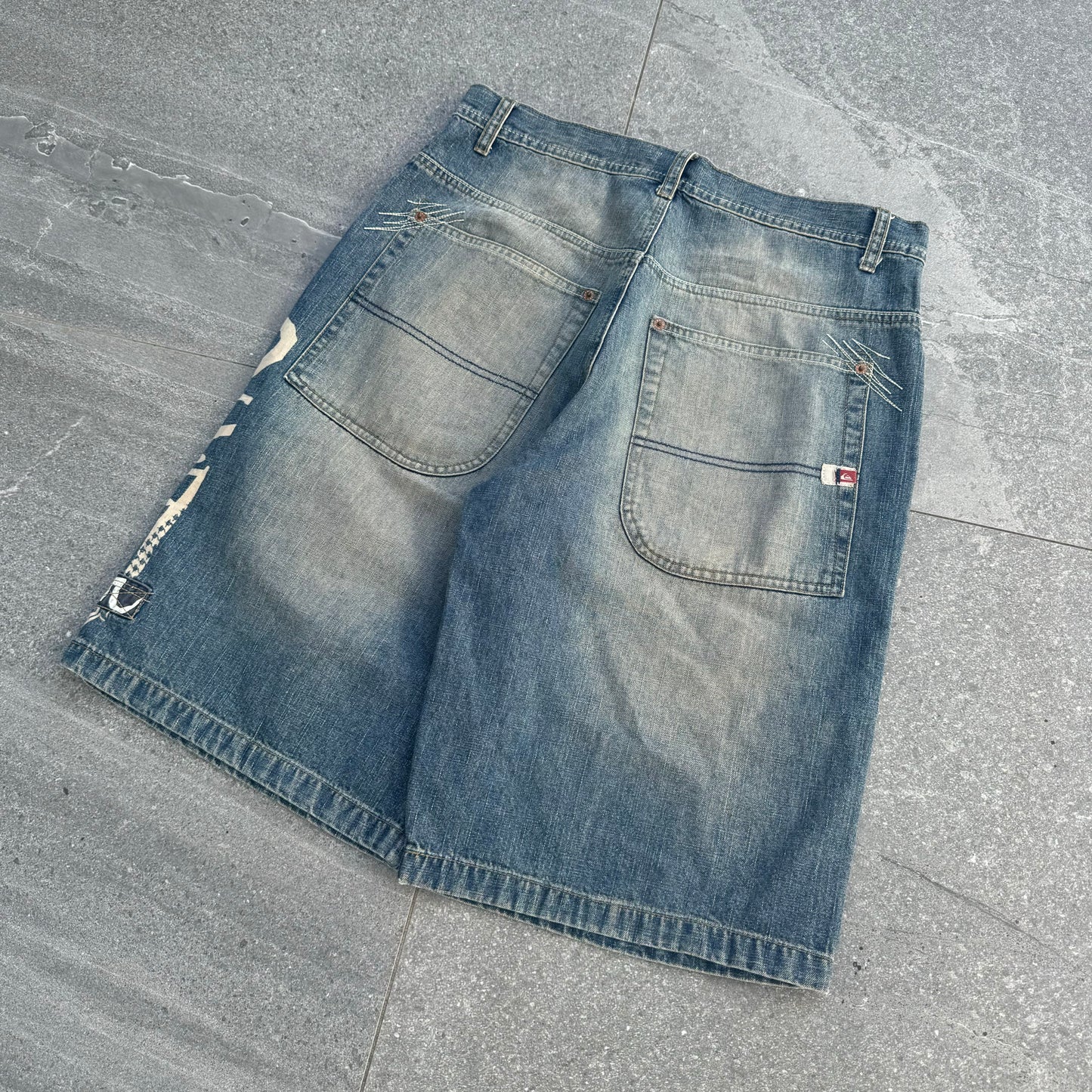 sexiest quiksilver jorts - 32”