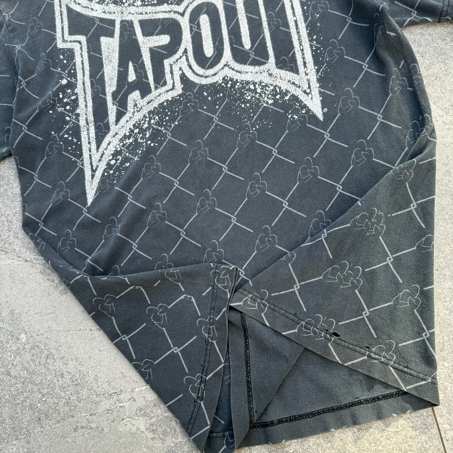 tapout barbwire tee - L