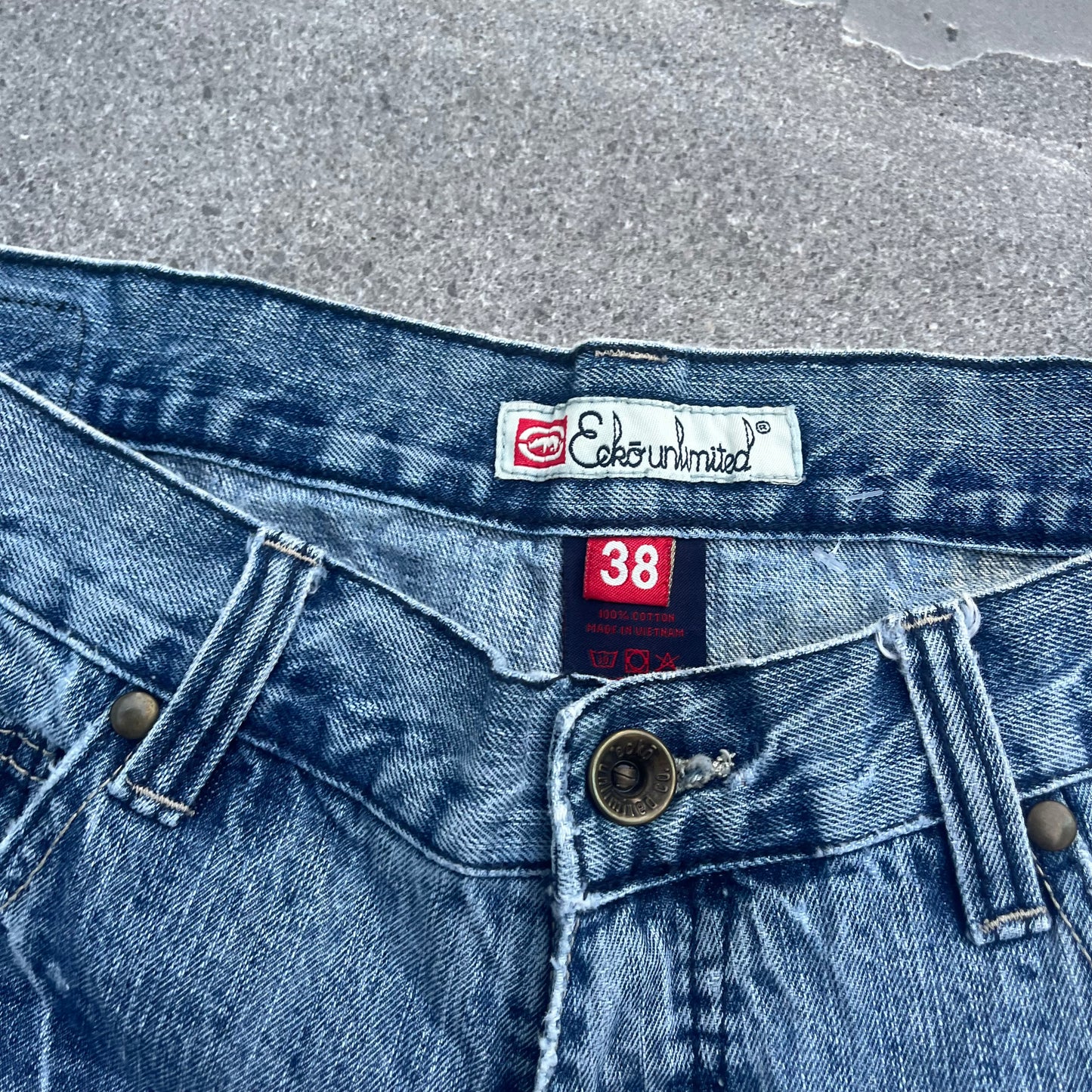 2000s ecko jorts - 38”