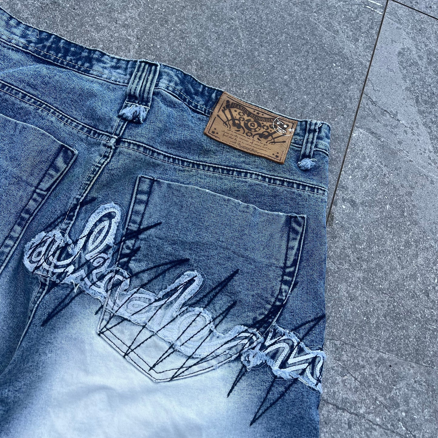 2000s akademiks jorts - 34”