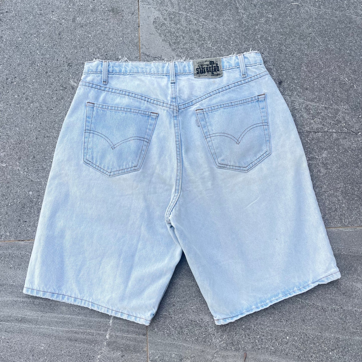 2000s levis silvertab jorts - 34”