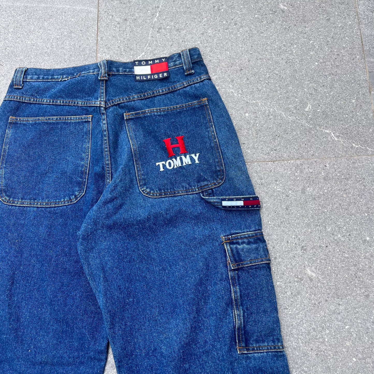 90s tommy hilfiger cargo jeans - 36”