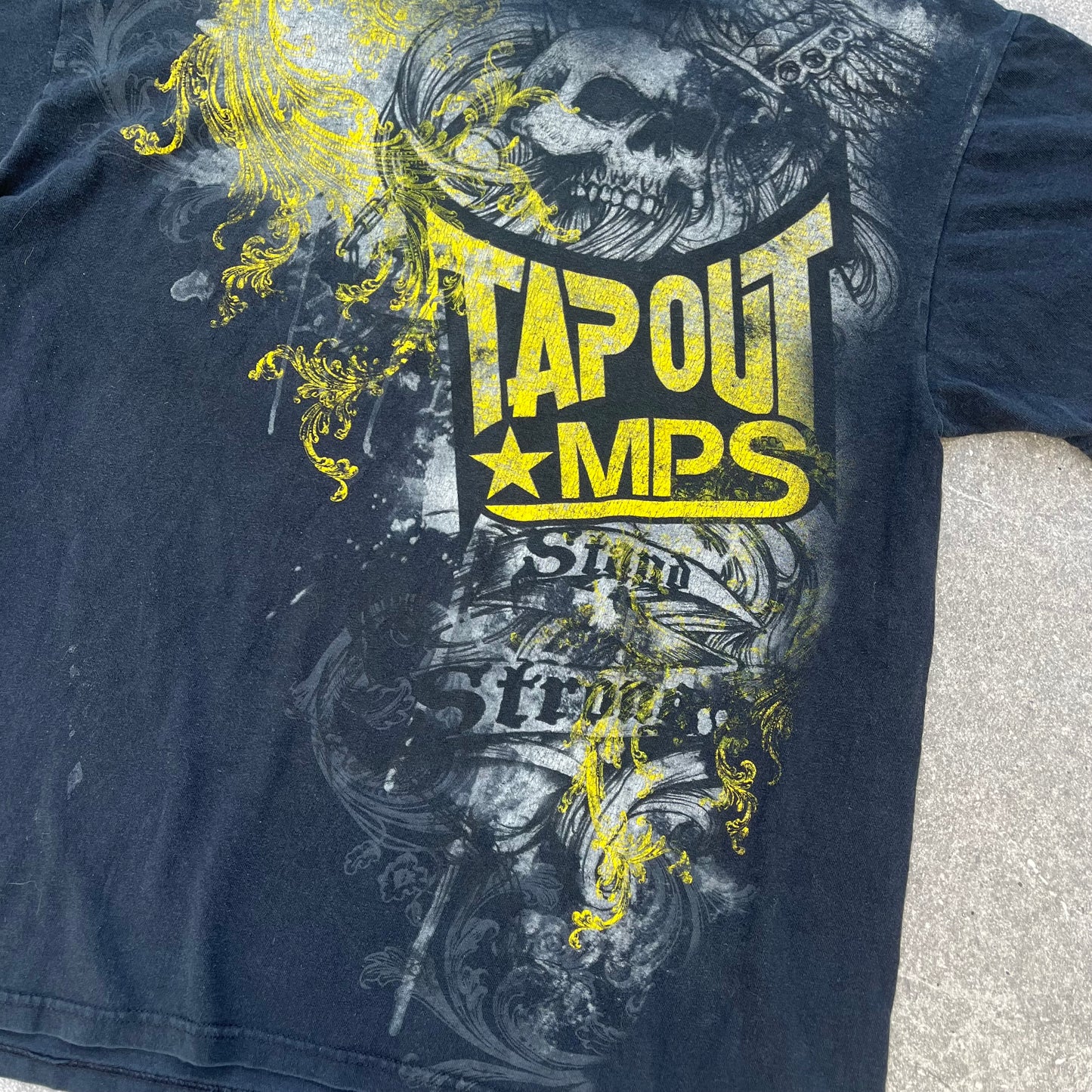 2000s tapout tee - L