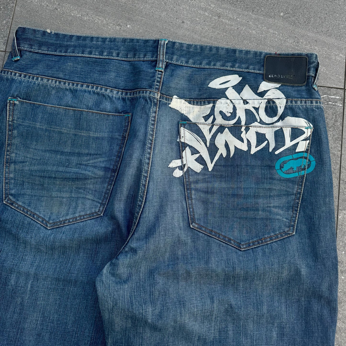 humongous ecko hand style jeans - 41x33”