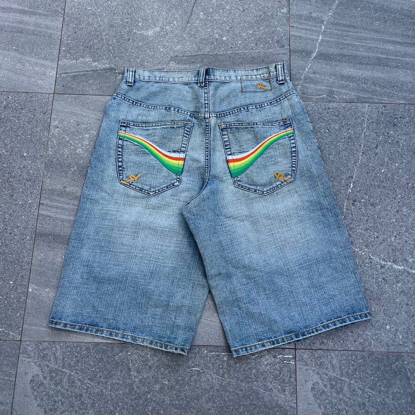 2000s rocawear jorts - 32”