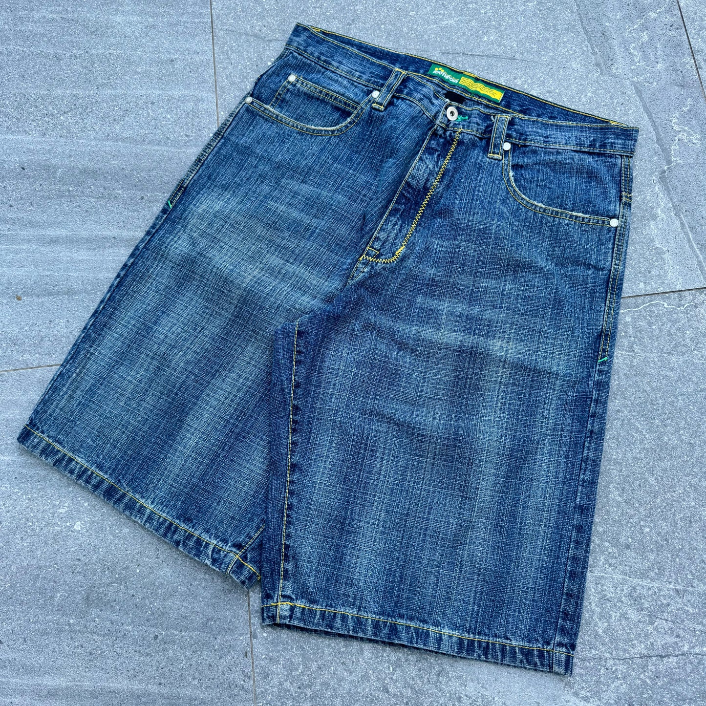 beautiful southpole jorts - 36x14”