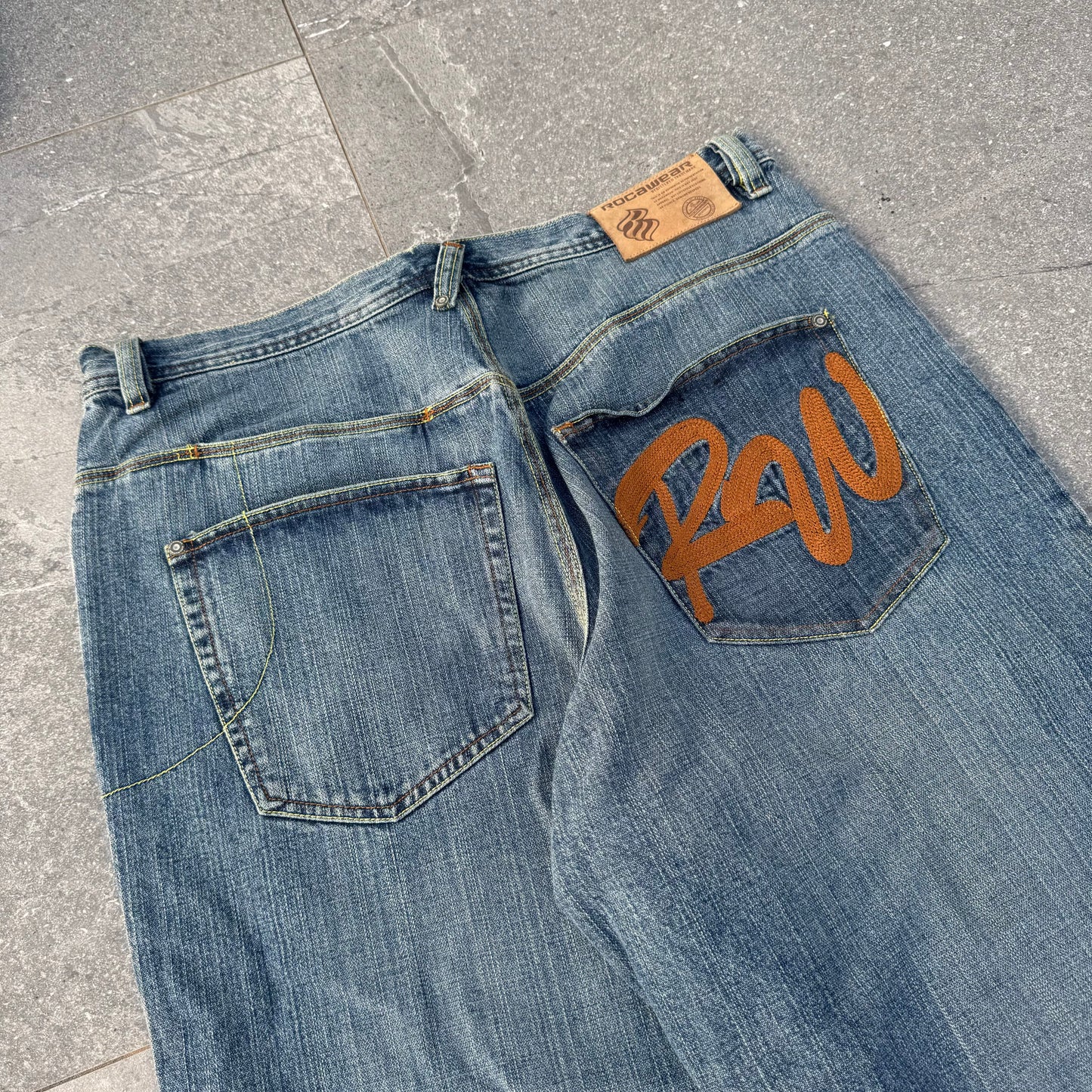 rocawear jeans - 36x33”