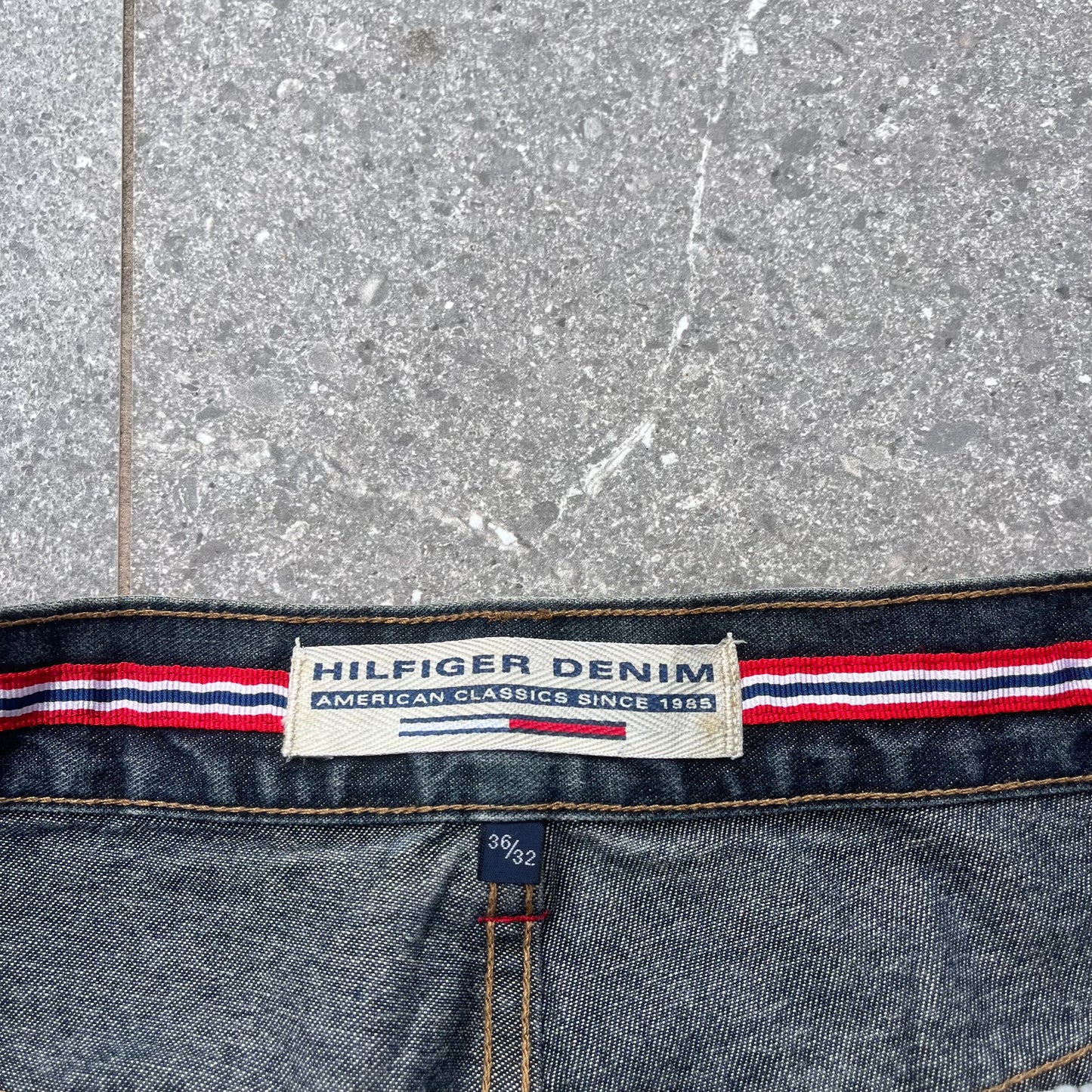 2000s tommy hilfiger jorts - 36”