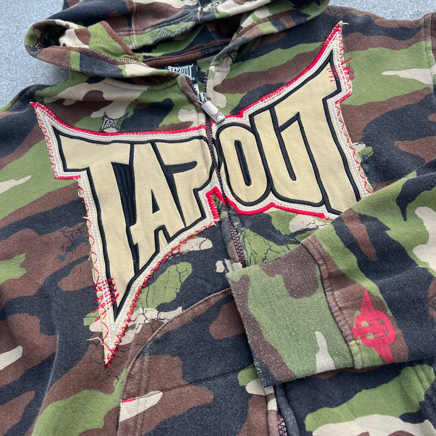 grail tapout hoodie - M