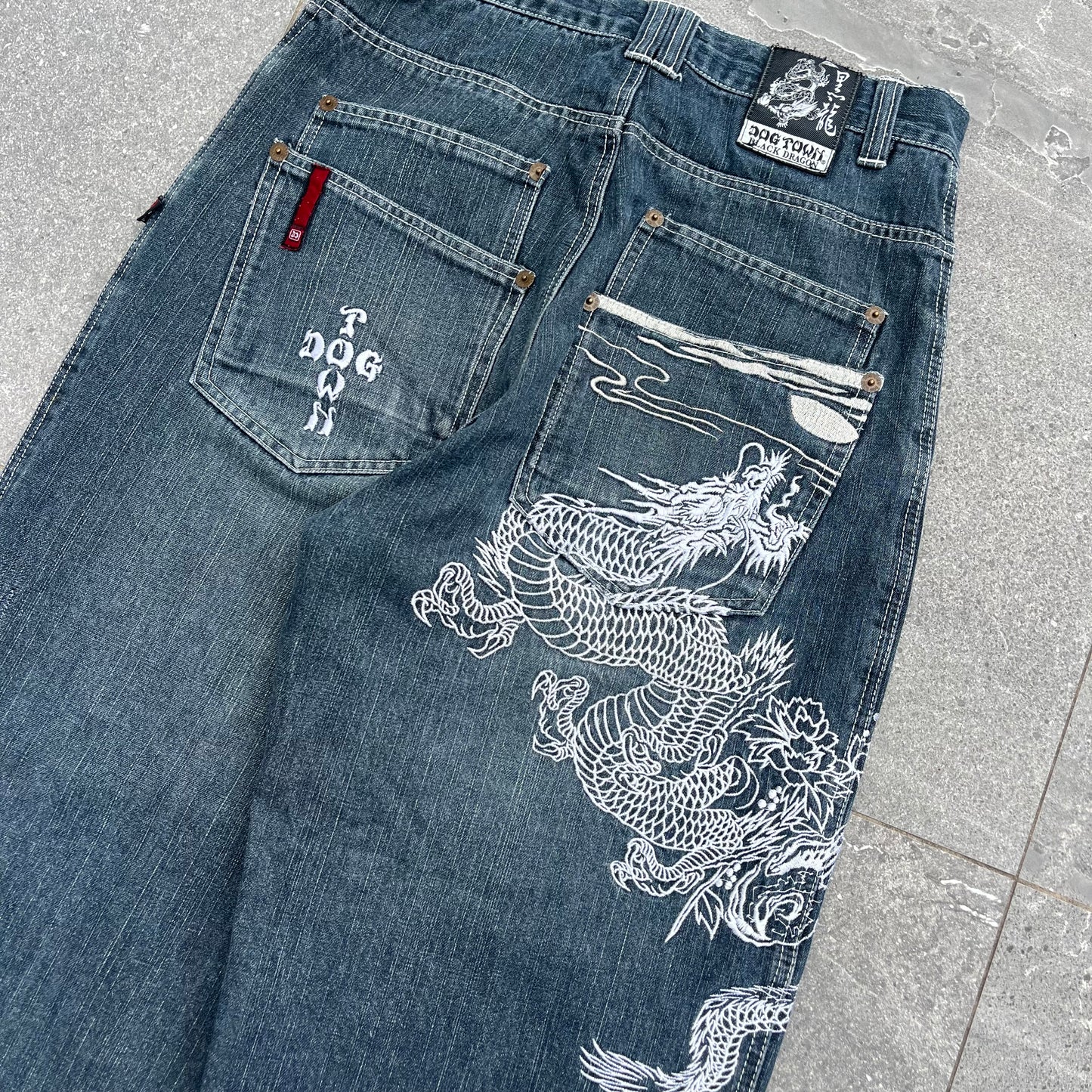 2000s dogtown dragon jeans - 32”