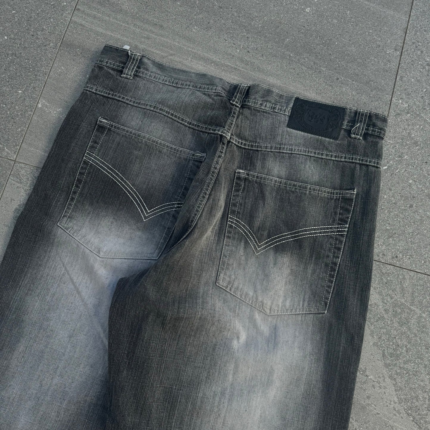 beautifully faded brock jeans - 40x32”