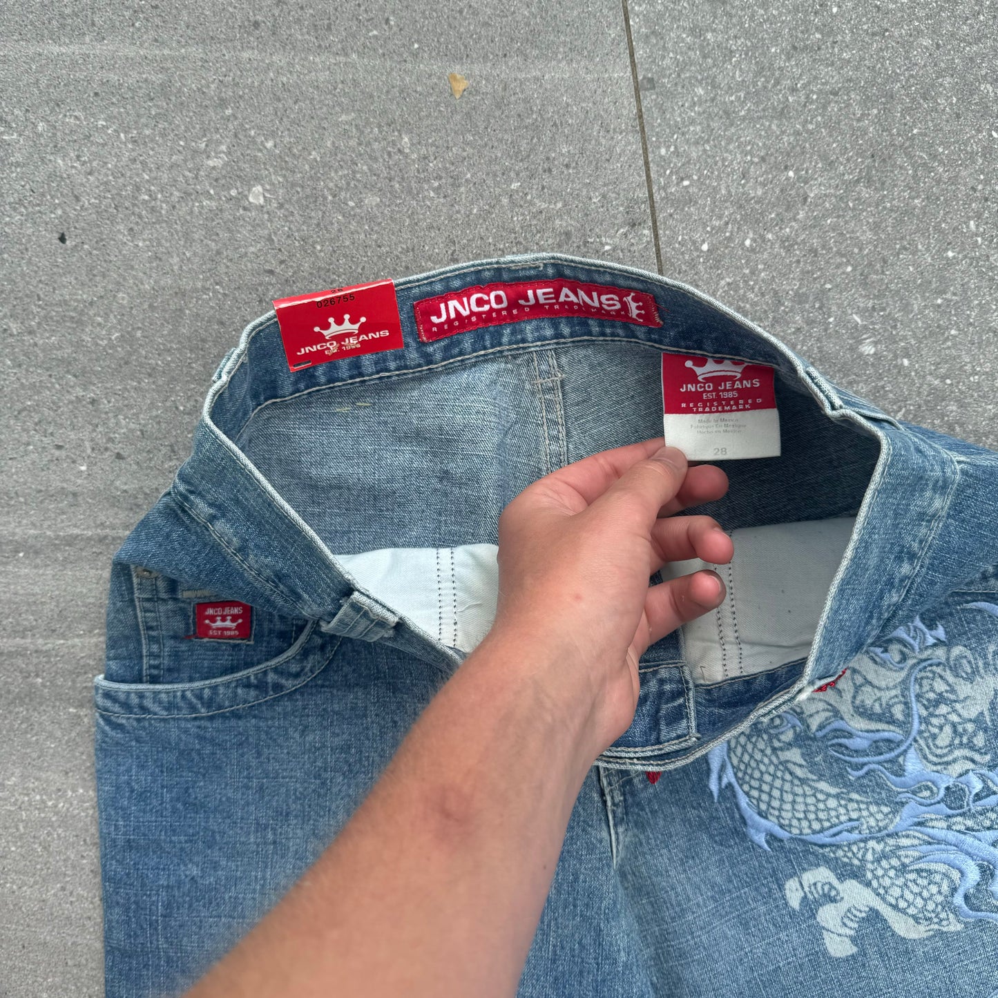 deadstock JNCO dragons - 29”