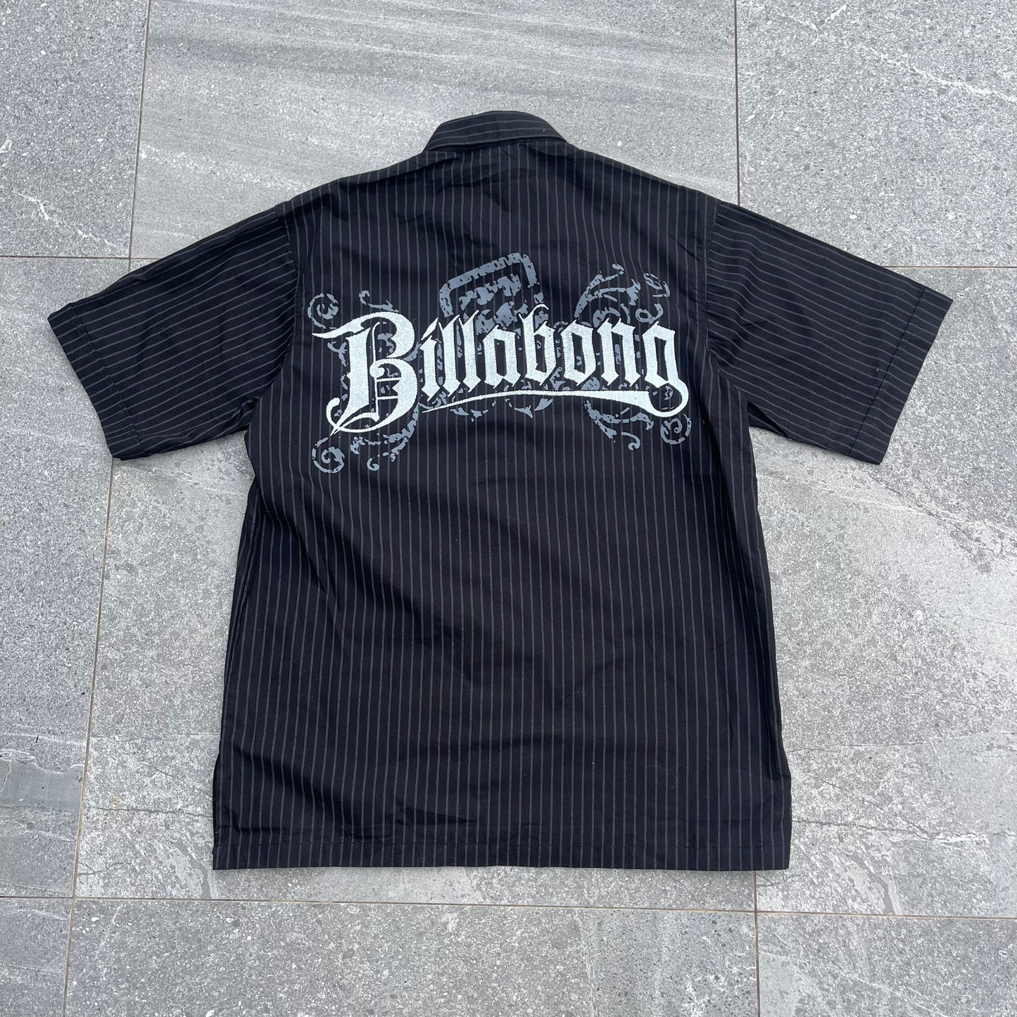 2000s billabong graphic button up - M