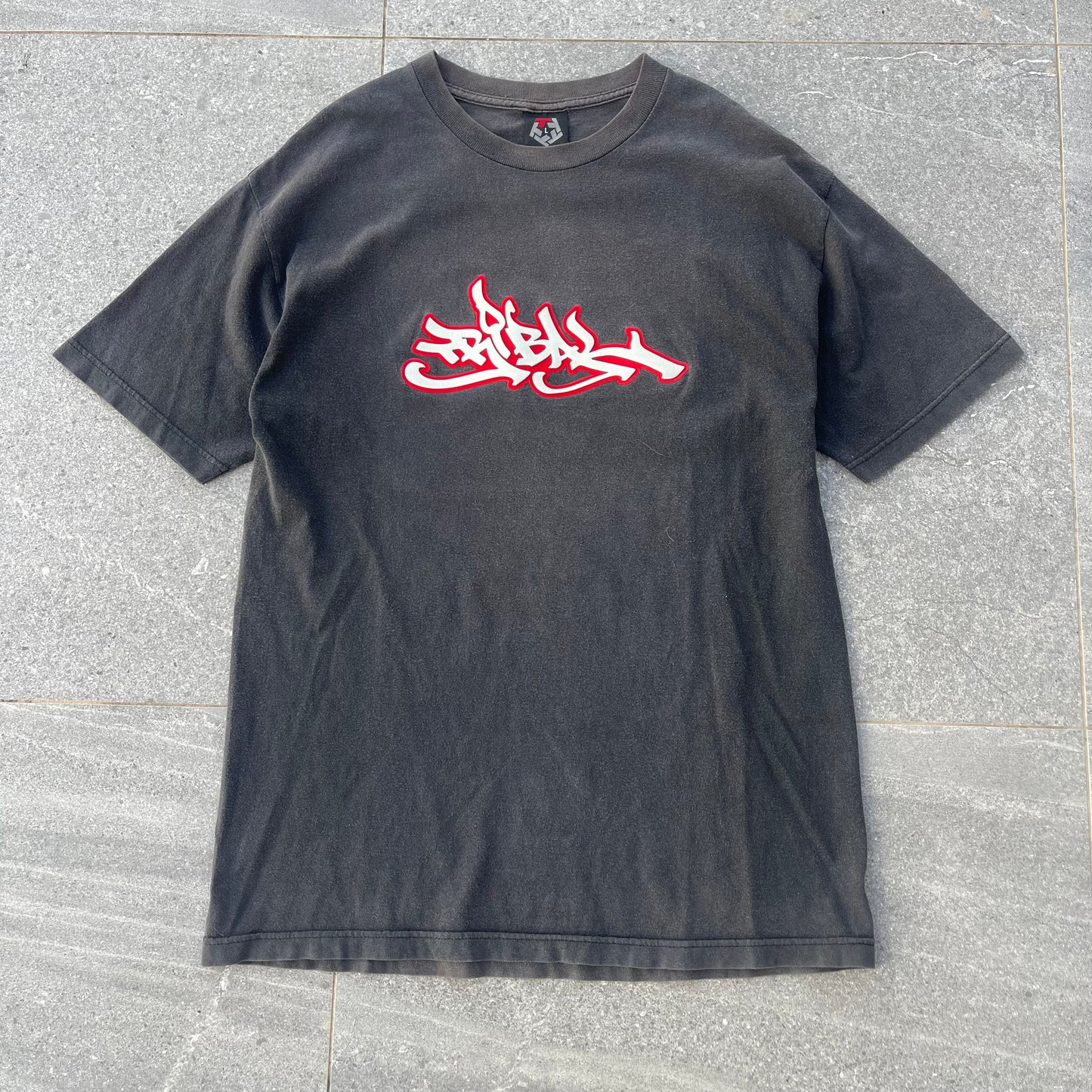 2000s tribal tee - L