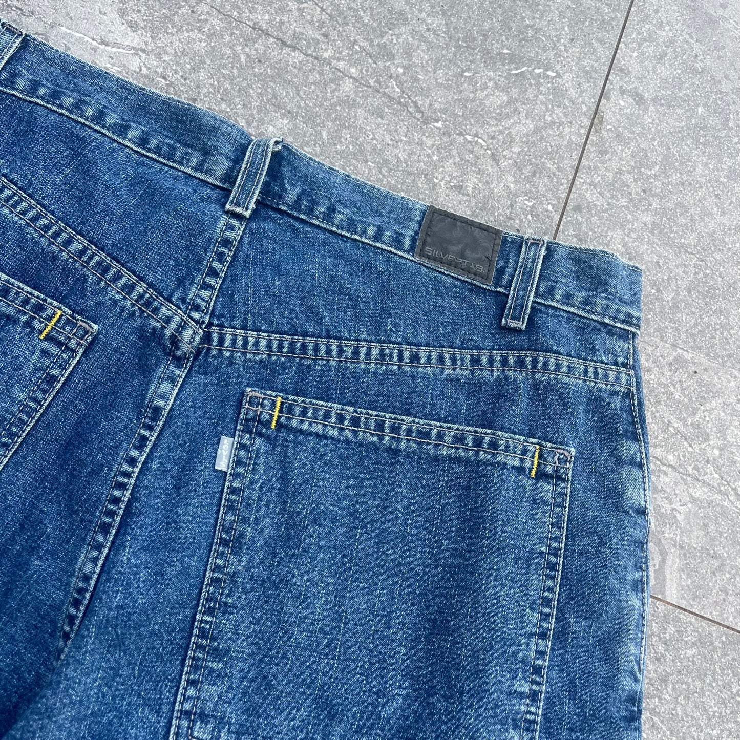 2000s levi’s silvertab ‘loose’ jorts - 36”