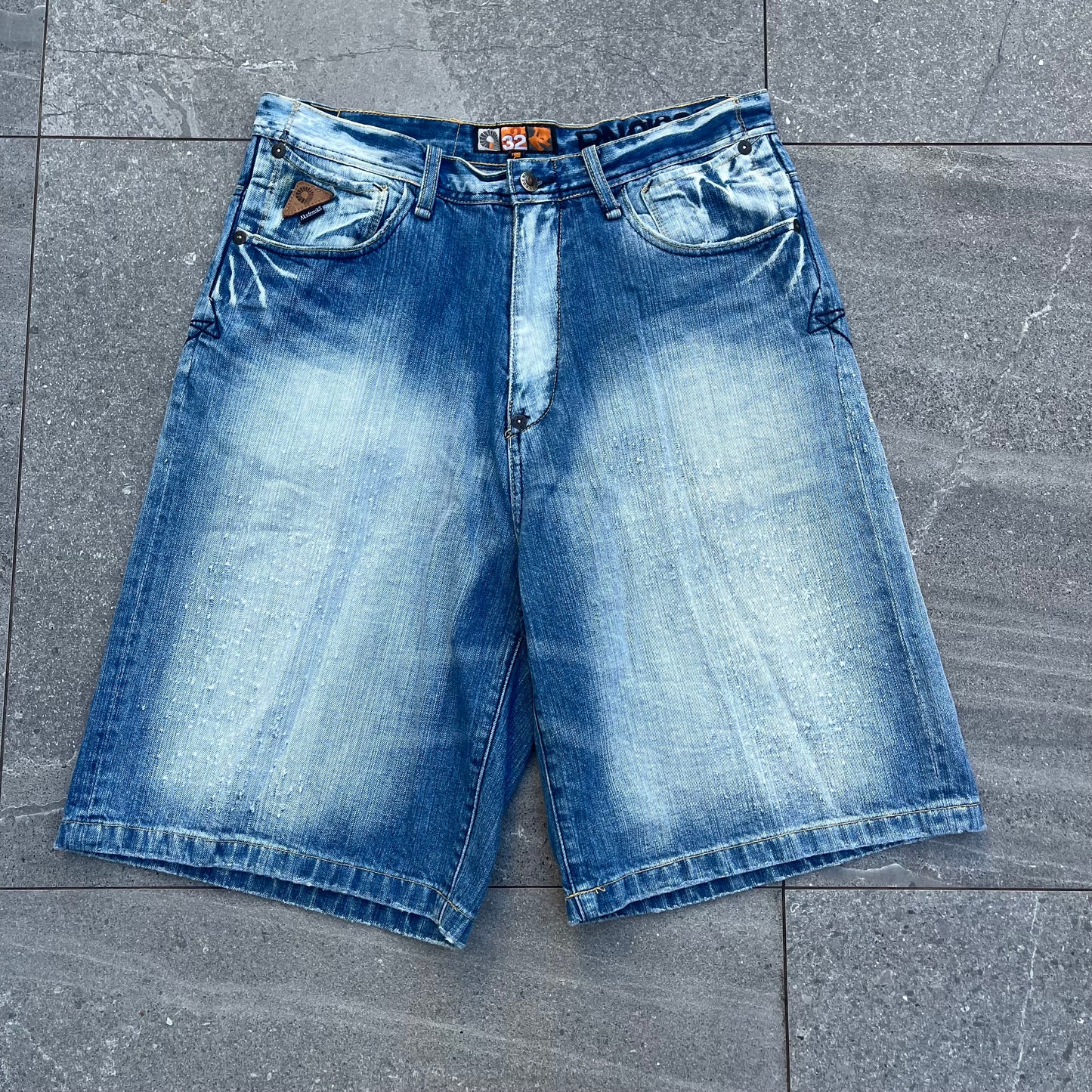 2000s akademiks jorts - 32”