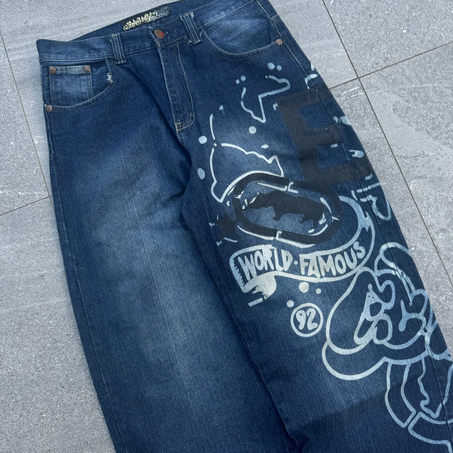 graffiti ecko jeans - 36x31”