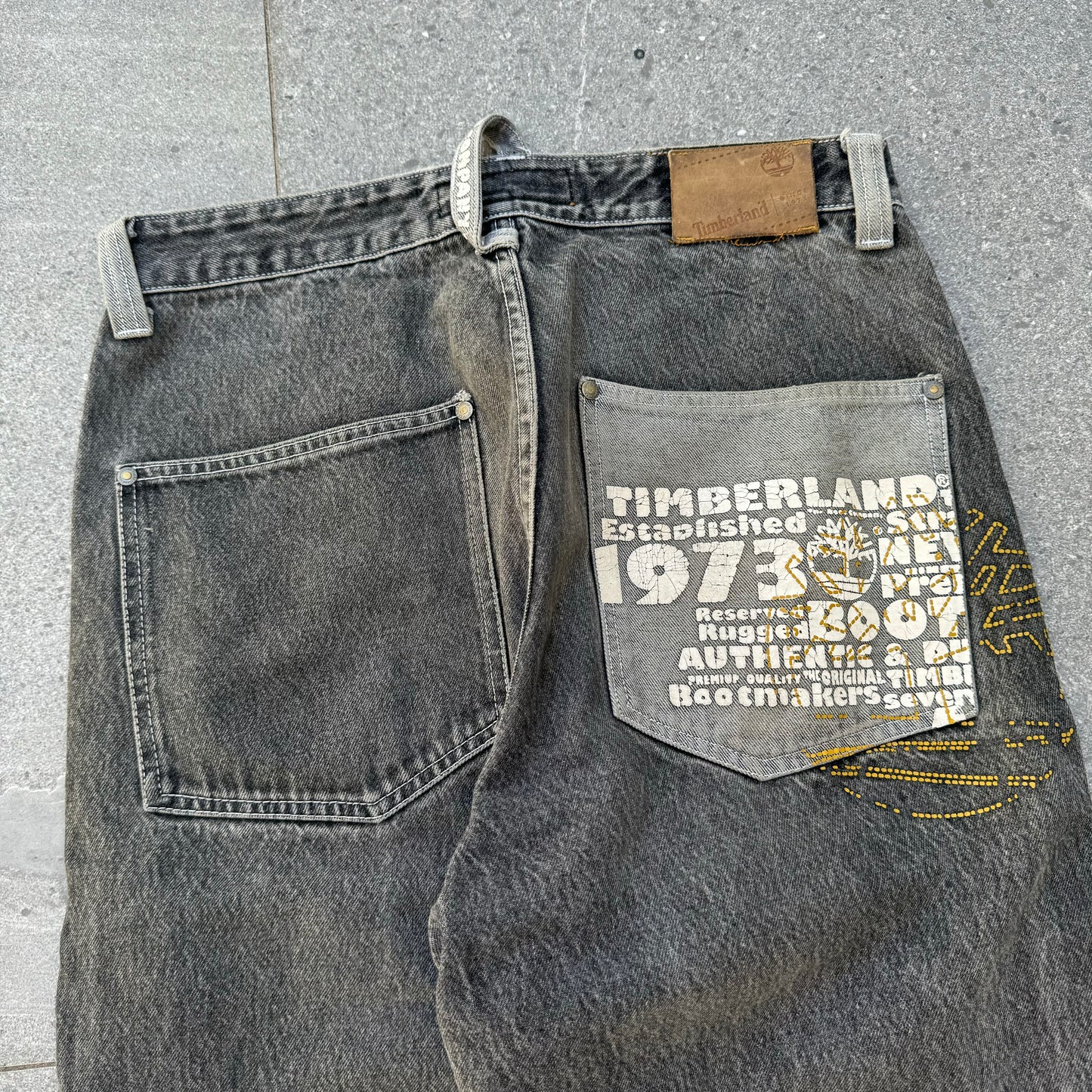 baggy timberland jeans - 32x29”