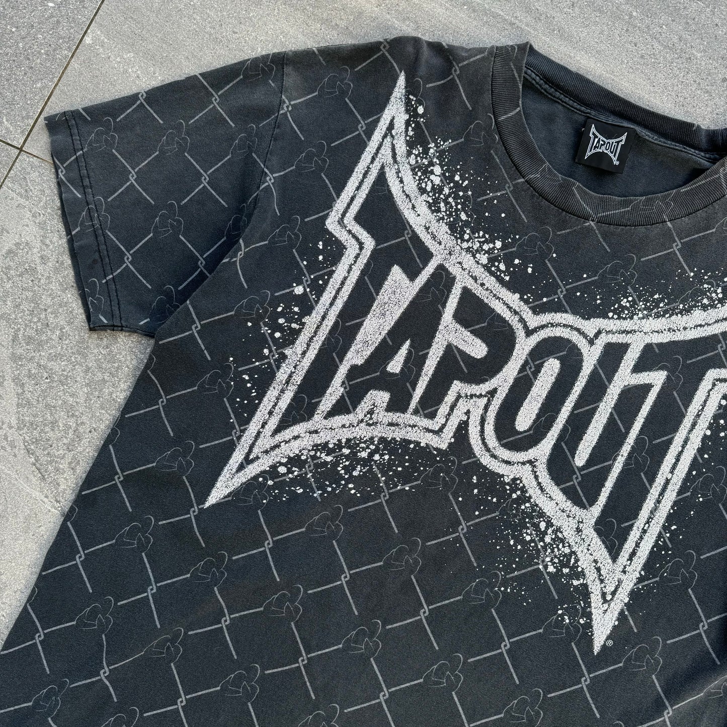 tapout barbwire tee - L