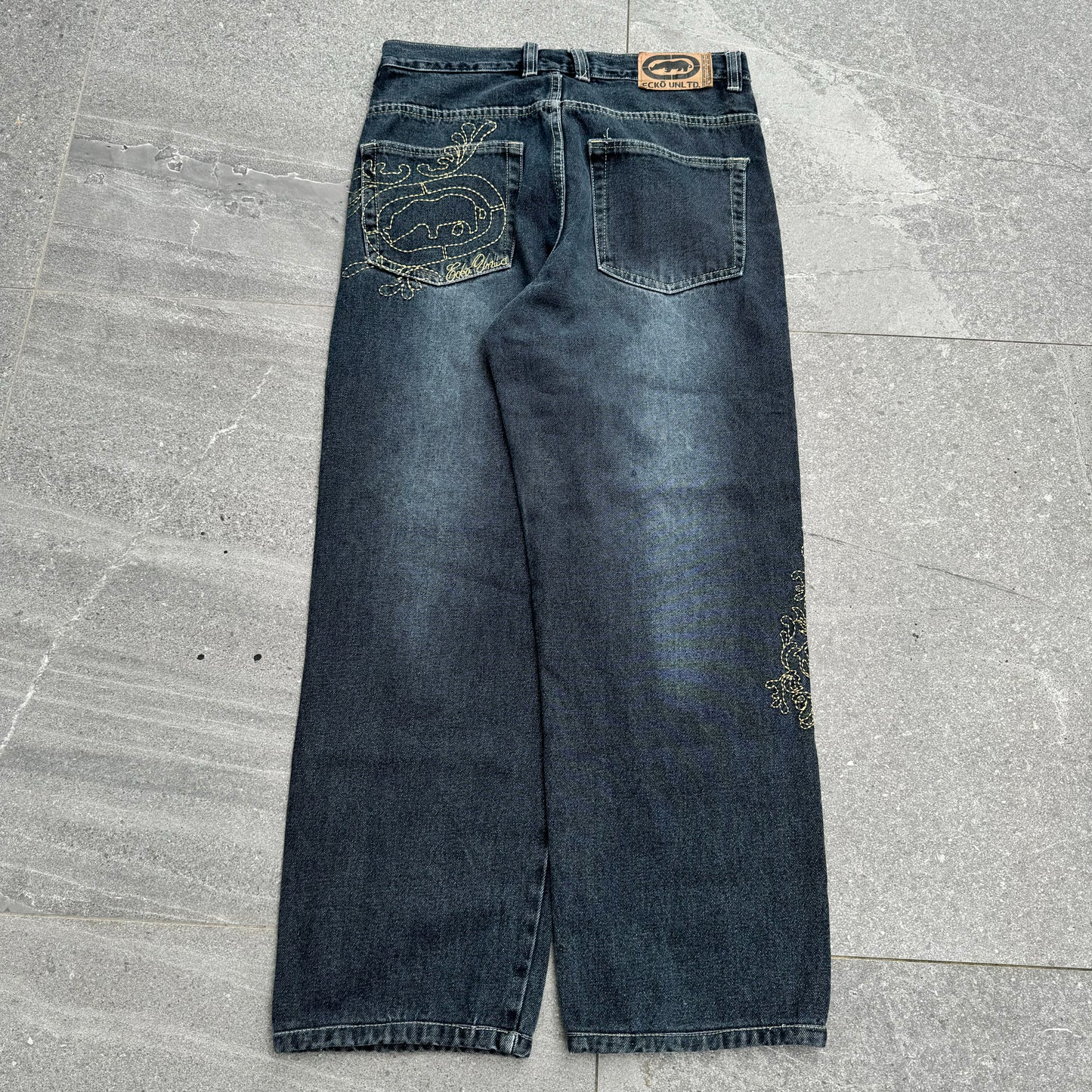 ecko jeans - 32”