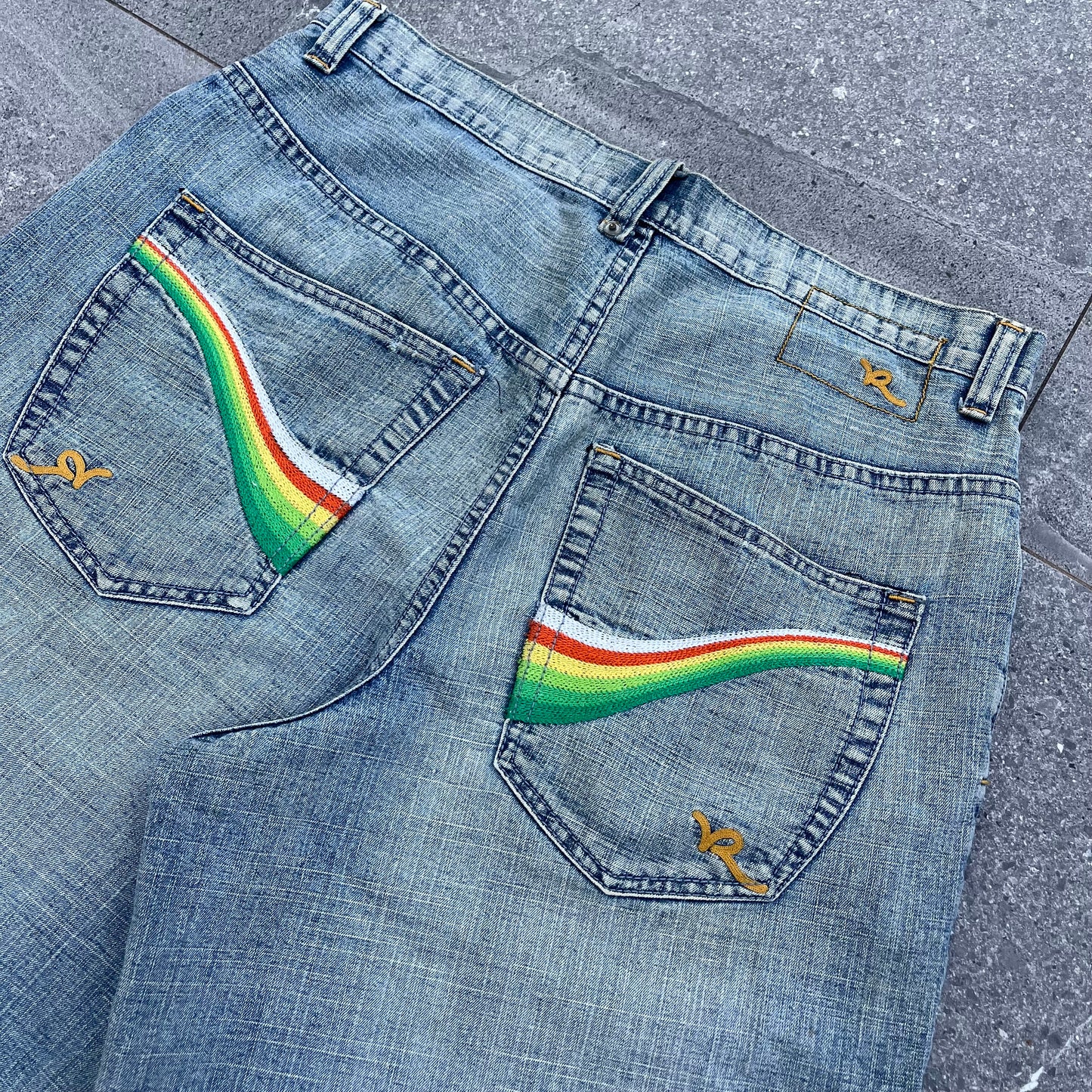 2000s rocawear jorts - 32”