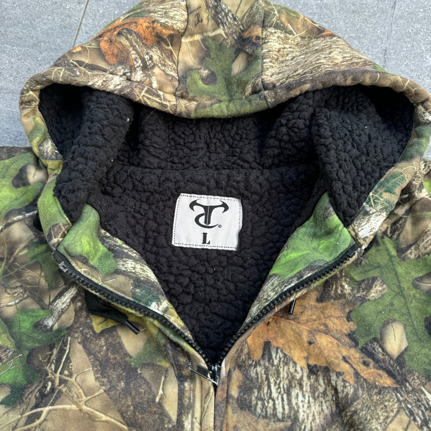 camo zip up - L