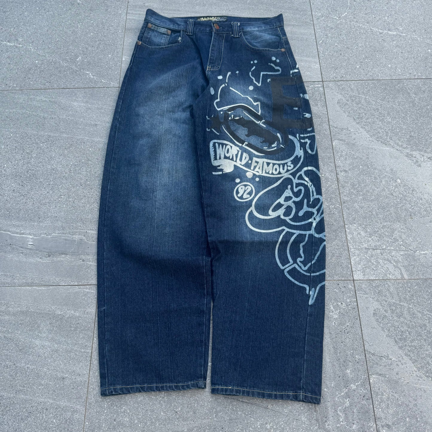 graffiti ecko jeans - 36x31”