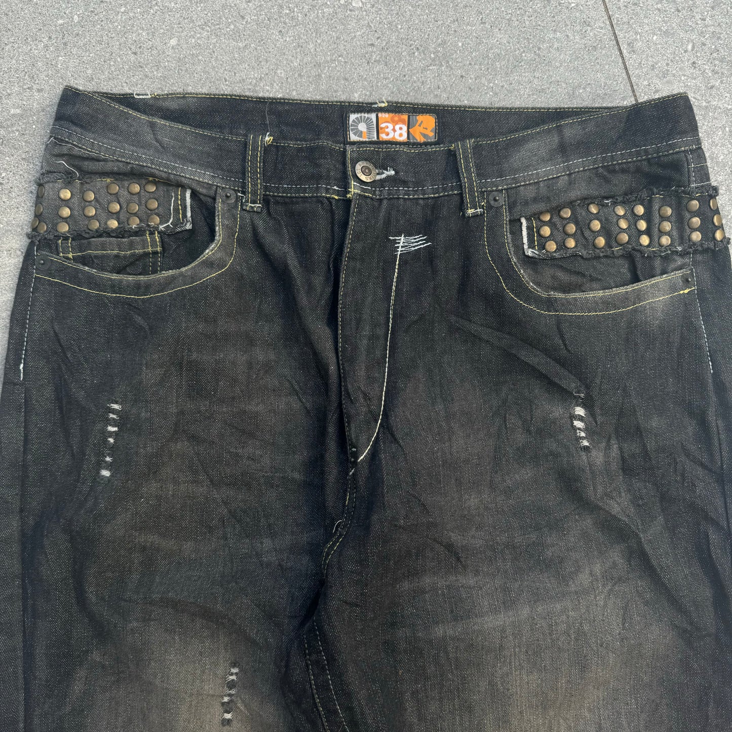 akademiks studded jeans - 36x33”