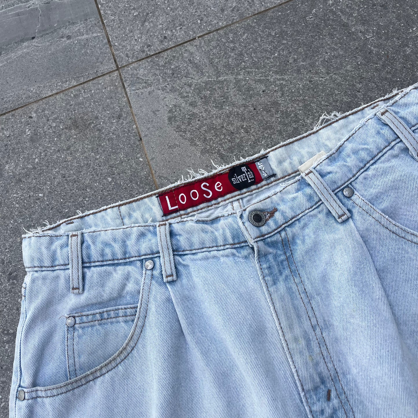 2000s levis silvertab jorts - 34”