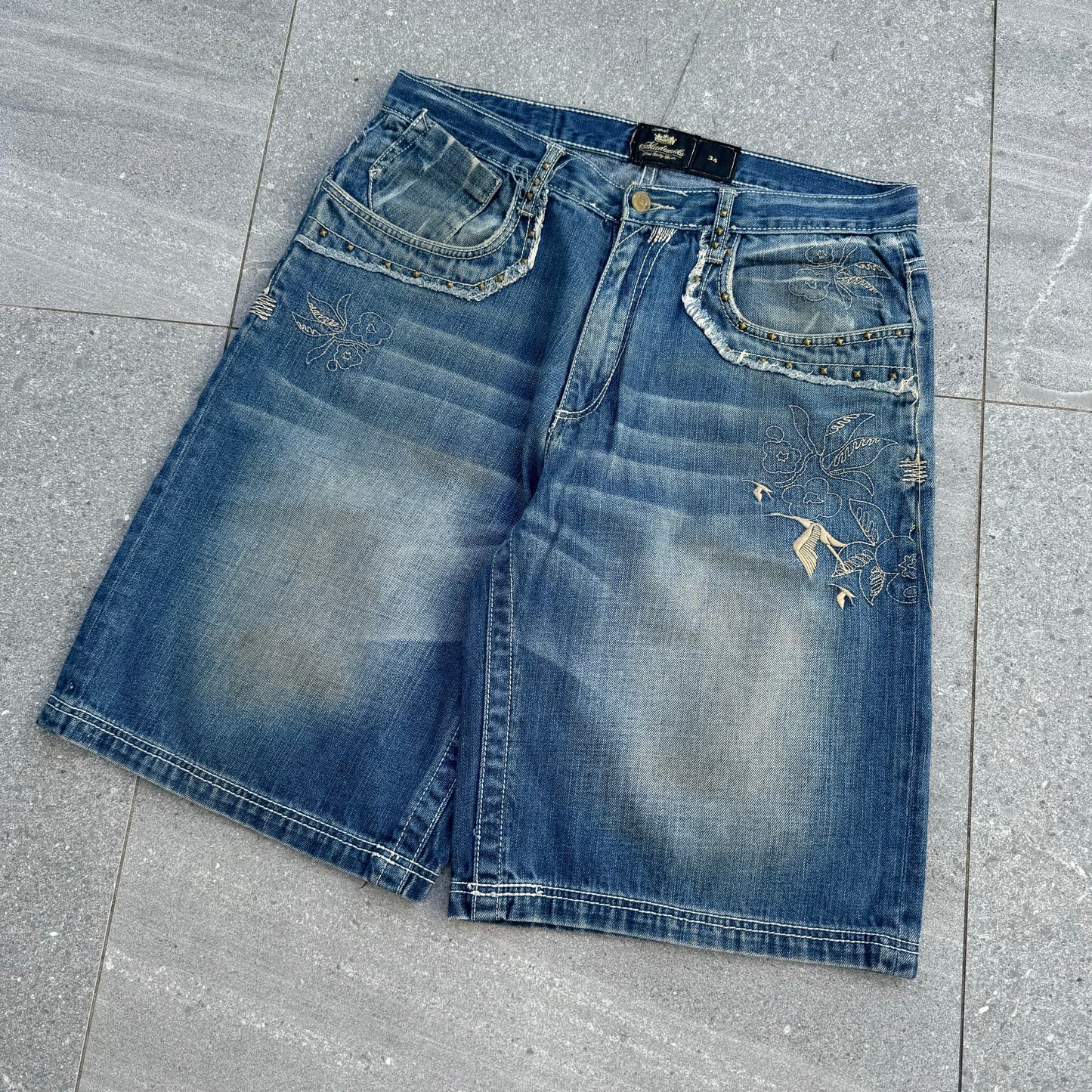 sexy akademiks jorts - 34”