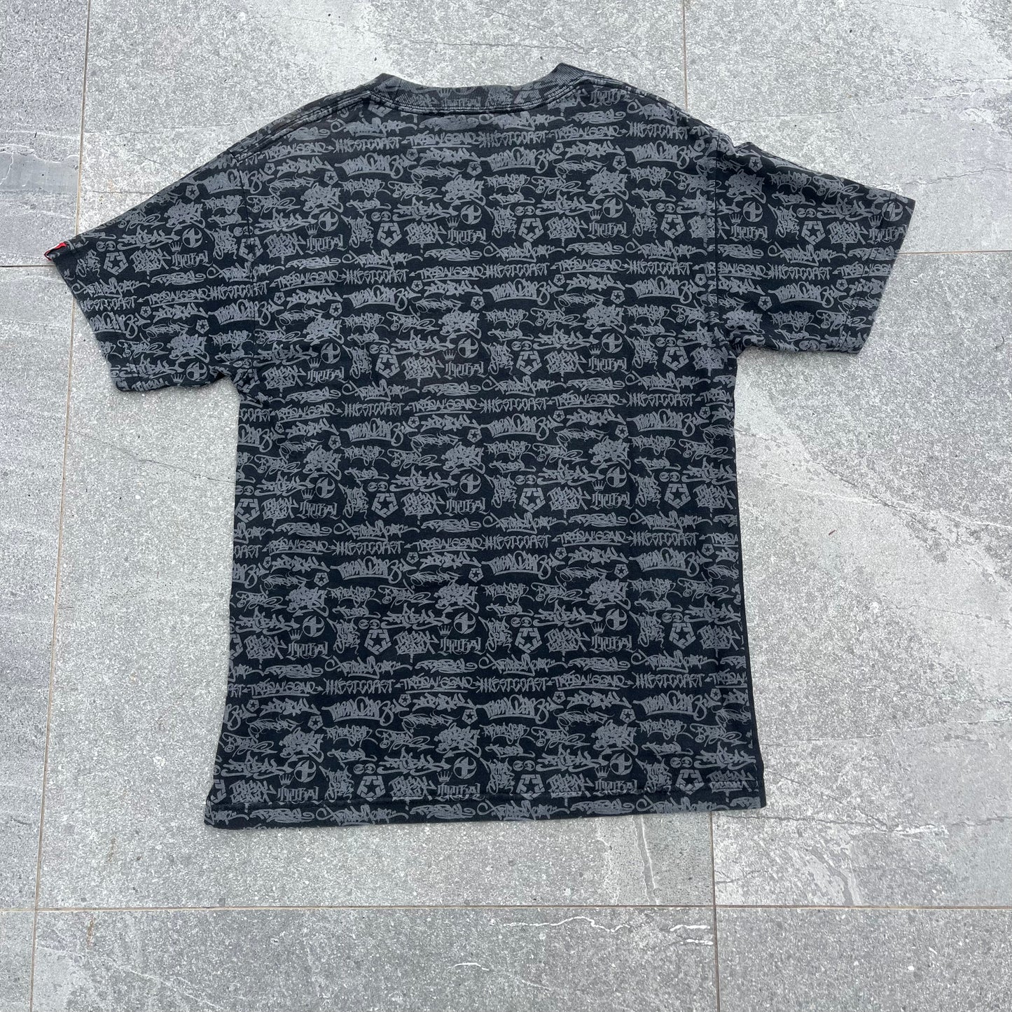 2000s tribal handstyle tee