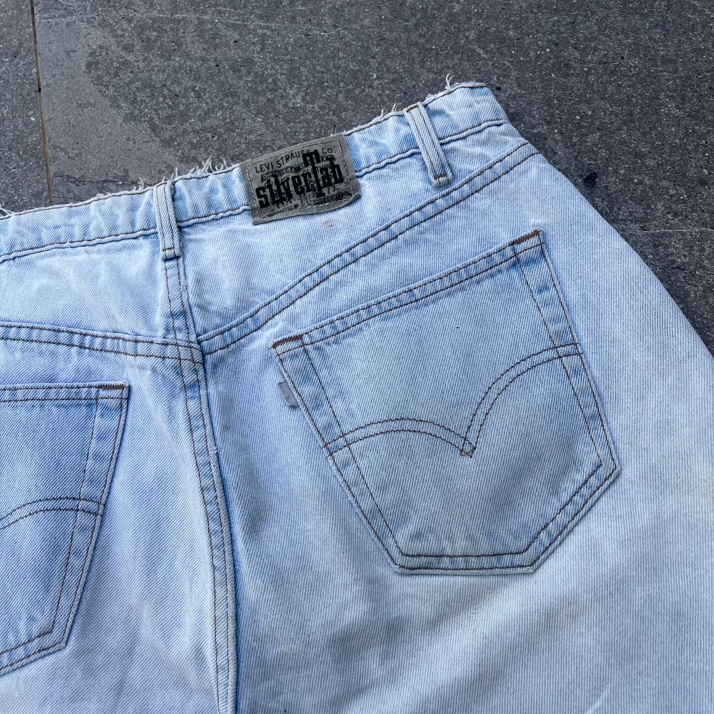 2000s levis silvertab jorts - 34”