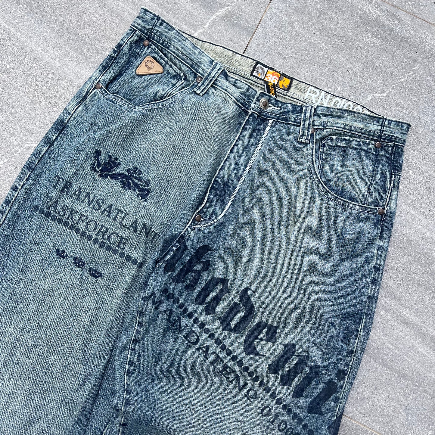 2000s akademiks jeans - 36”