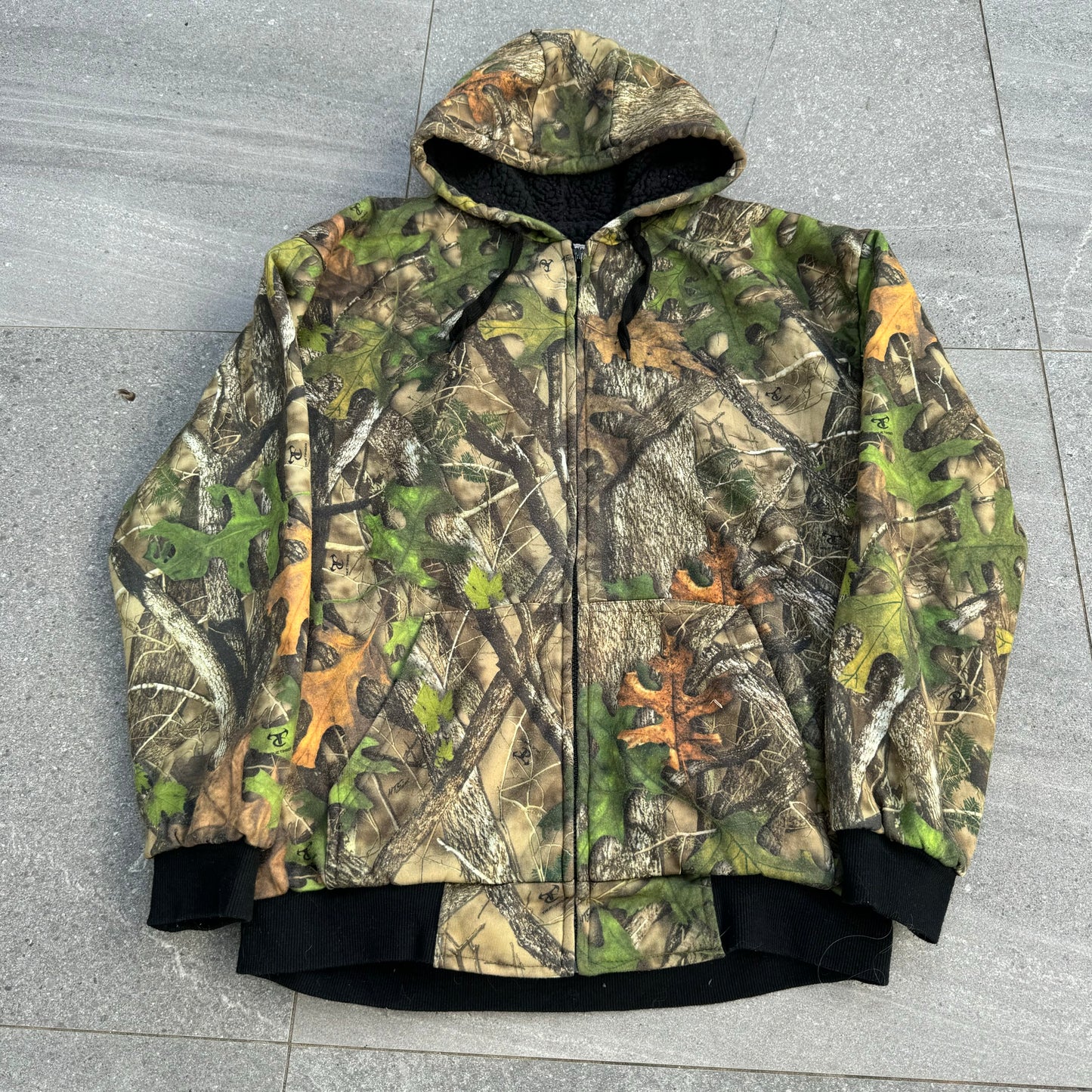 camo zip up - L