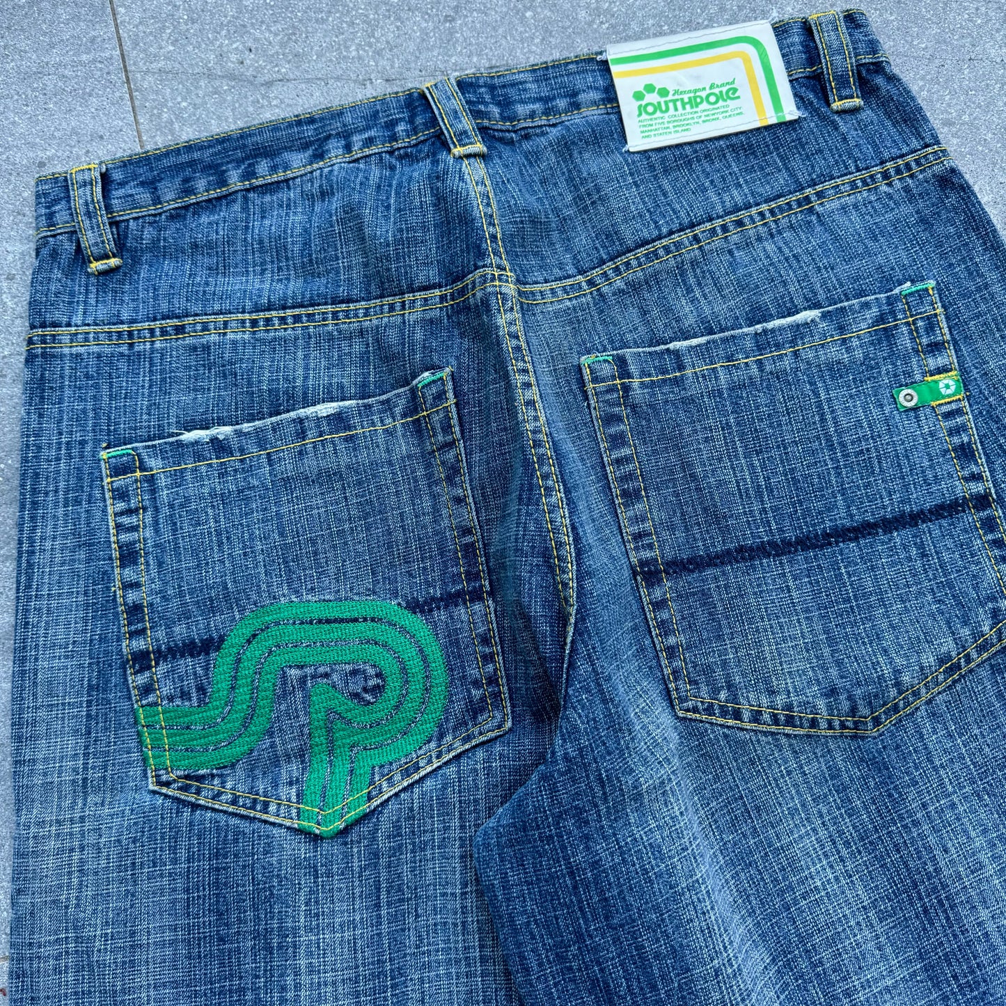 beautiful southpole jorts - 36x14”