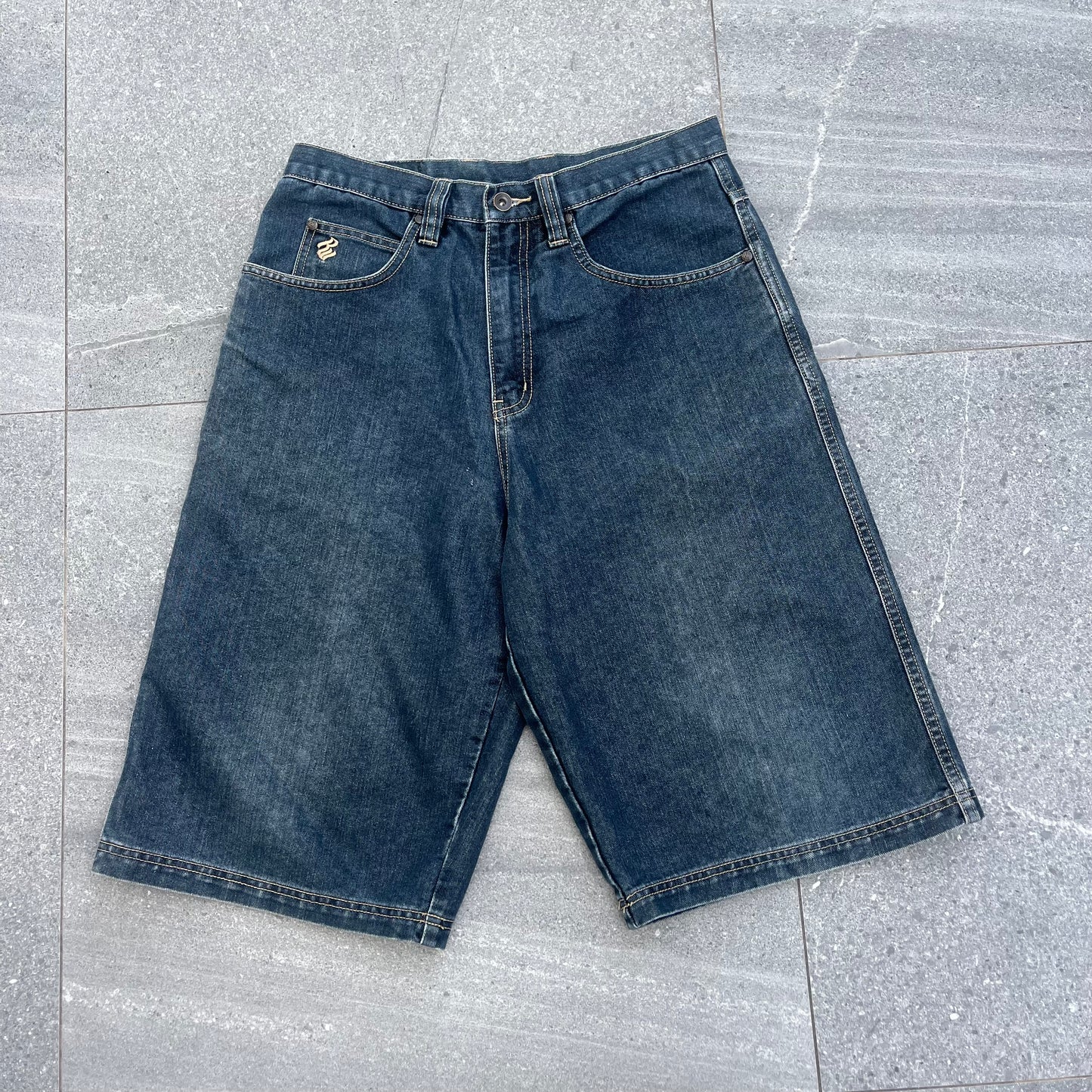 2000s rocawear jorts - 32”