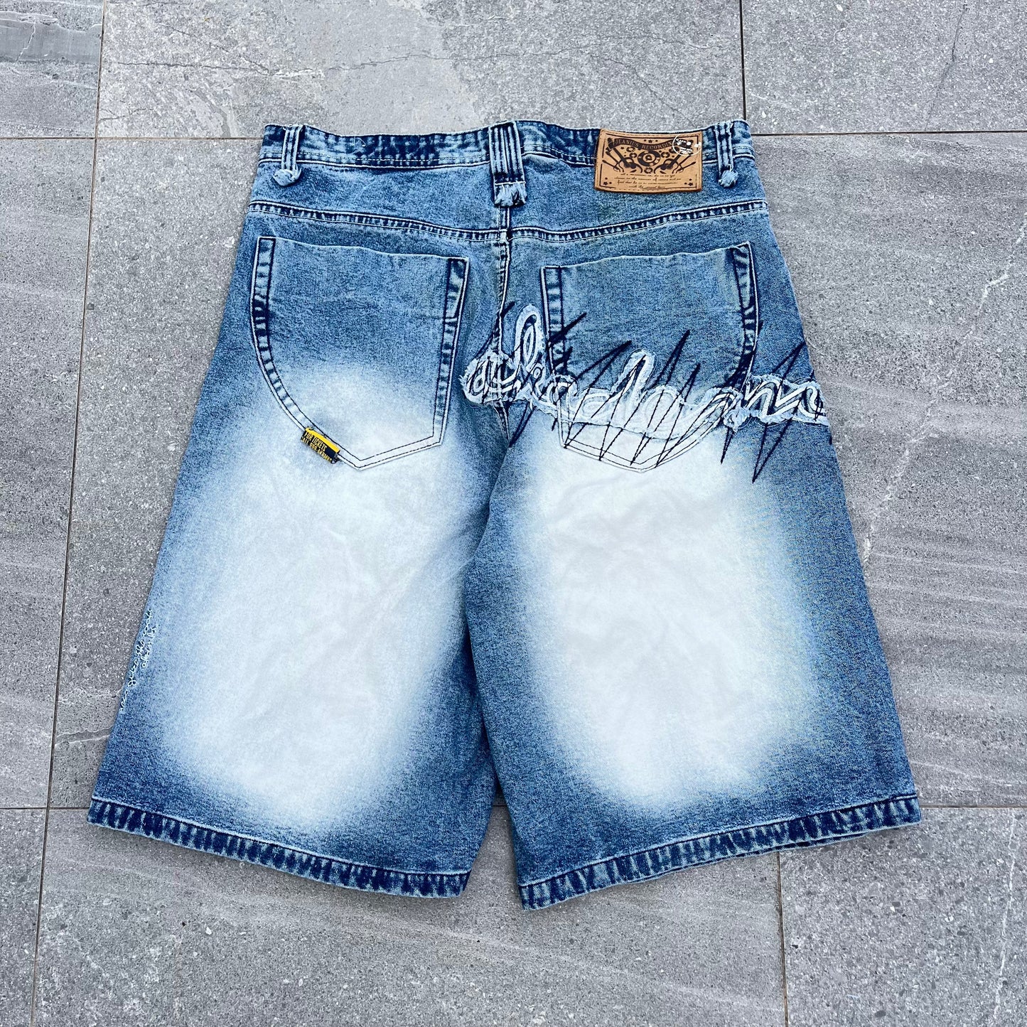 2000s akademiks jorts - 34”