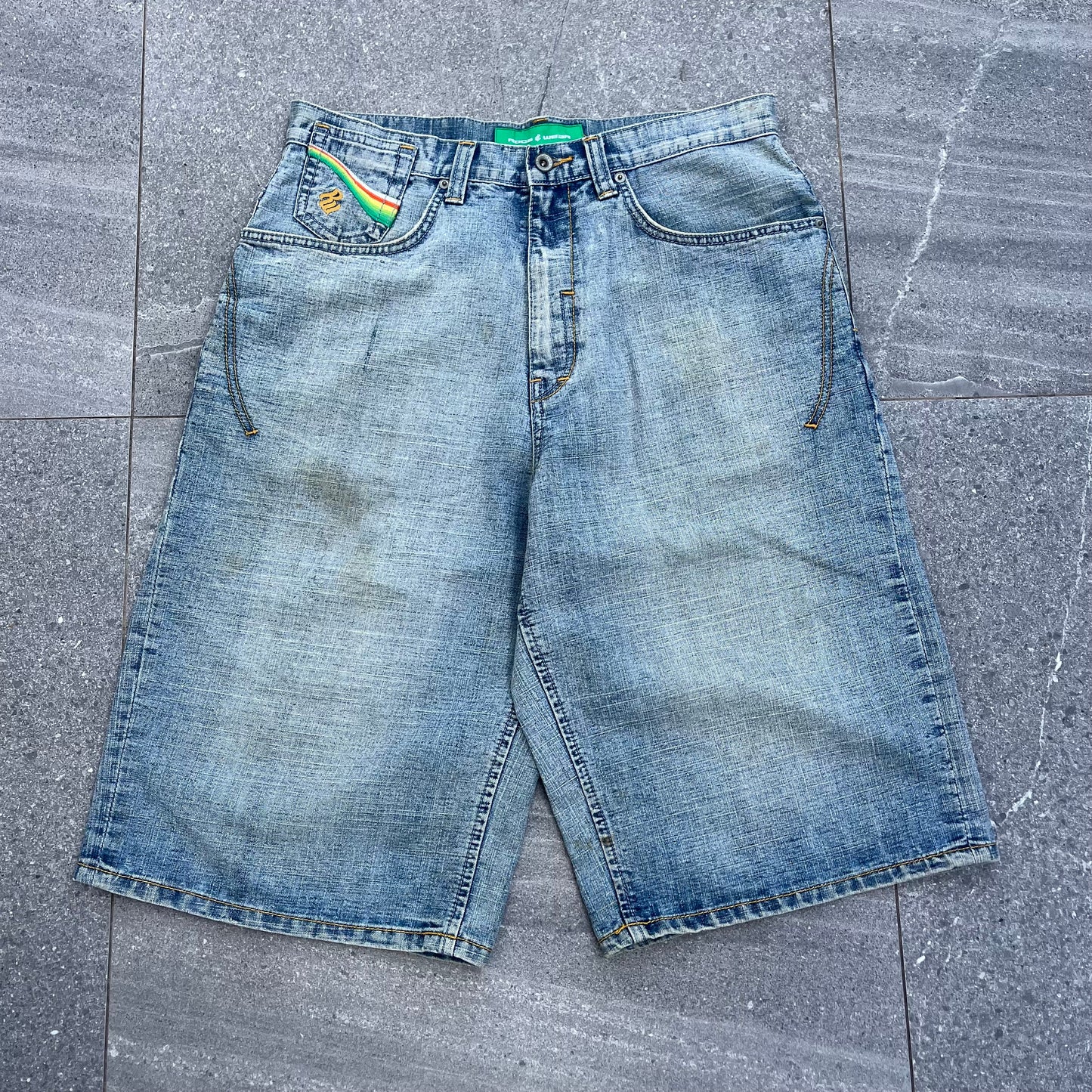 2000s rocawear jorts - 32”