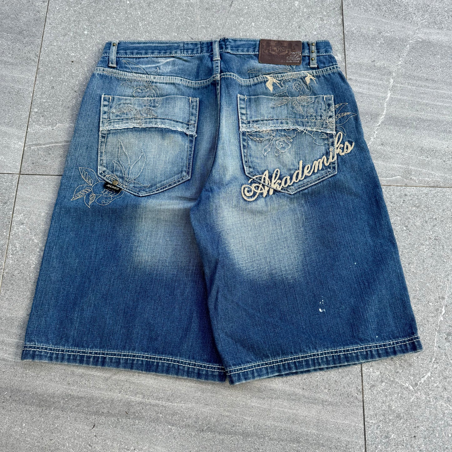 sexy akademiks jorts - 34”