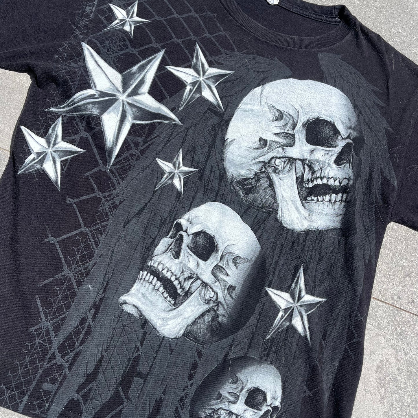 2000s skull tee