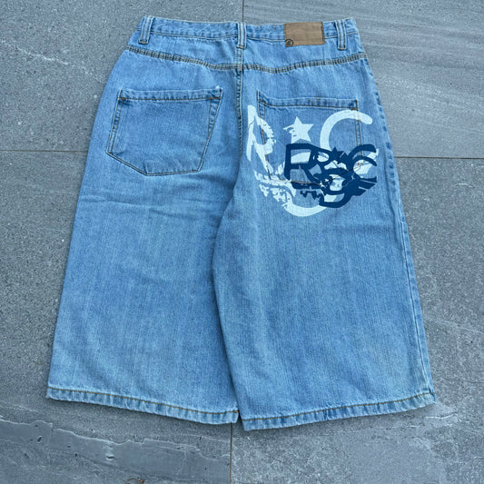 cleaaaaan rocawear jorts - 32”